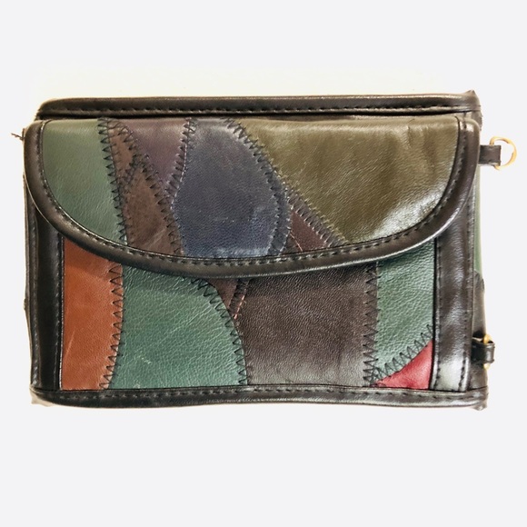 Handbags - Geometric Vintage Tri-Fold Wallet